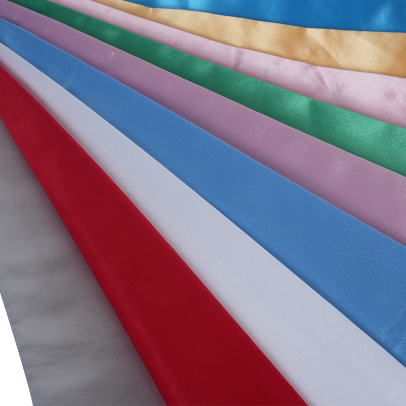 Satin Tidak Berpintal 50/75 Berkilat + Dayung Nipis Pada Fabrik Atas