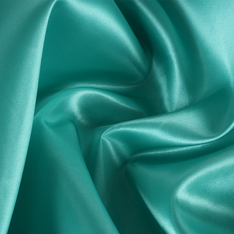 Satin Tidak Berpintal 50/75 Berkilat + Dayung Nipis Pada Fabrik Atas